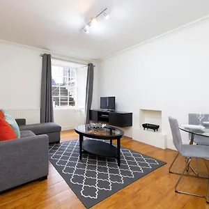 Apartamento Altido Astonishing And Airy 1br Apt Right In The Centre, Edimburgo